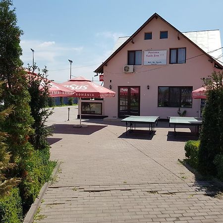 Pensiunea Family Zone Rosiori de Vede Exterior photo