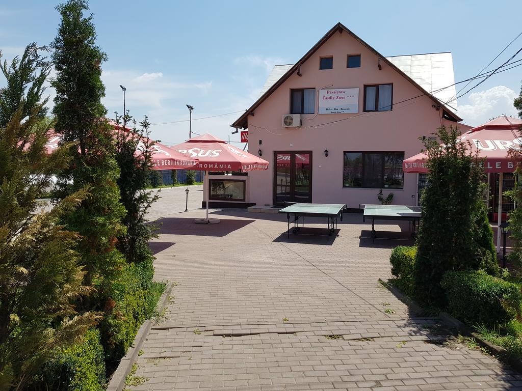 Pensiunea Family Zone Rosiori de Vede Exterior photo